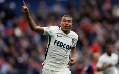 熊猫体育精华-伊萨克接直塞形成单刀