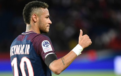 熊猫体育精华-伯贝这传球穿透防线