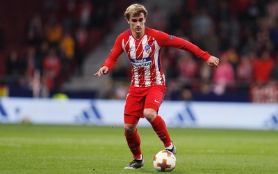 熊猫体育-克瓦拉茨赫利亚进球后感谢队友支持